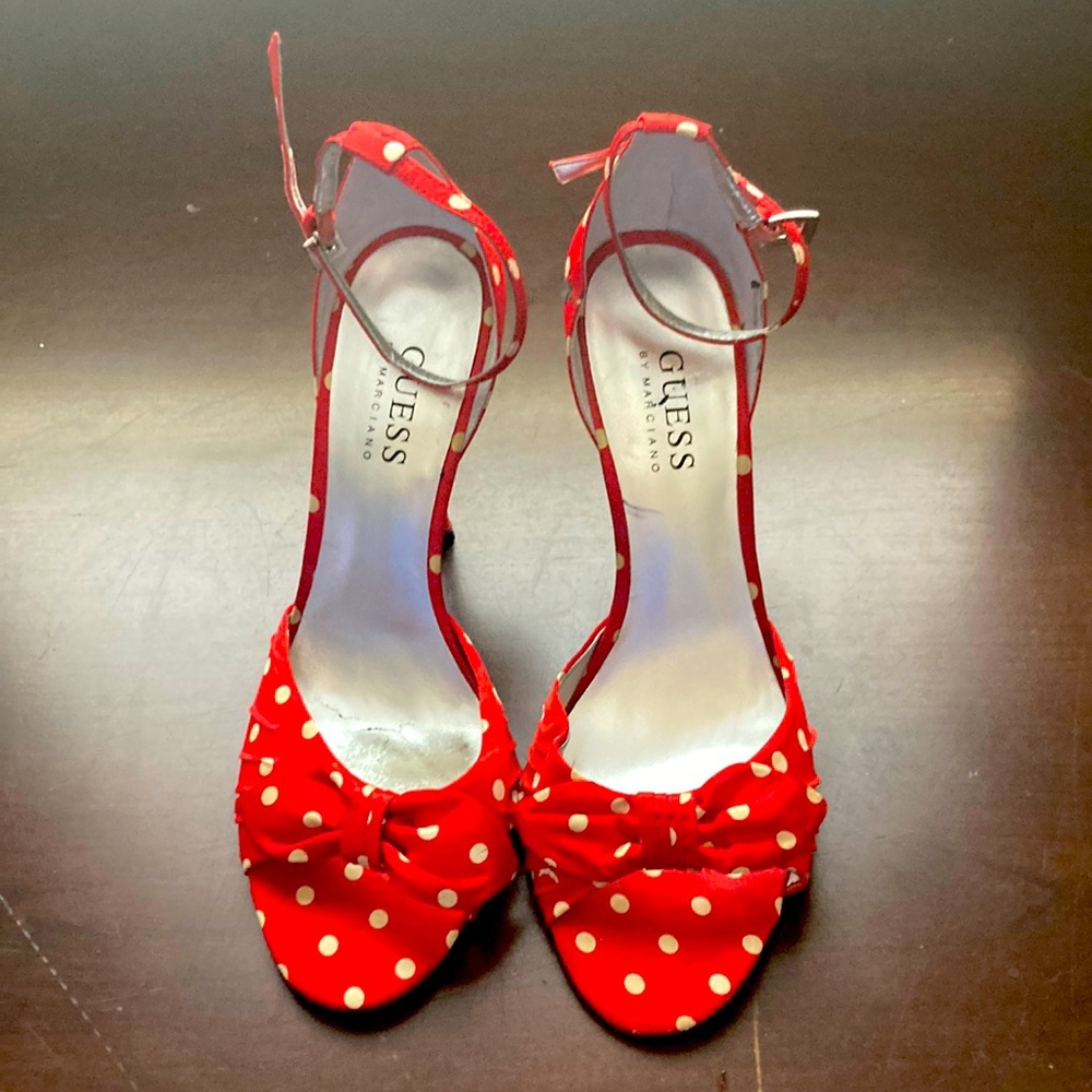 Guess pika dot heels
